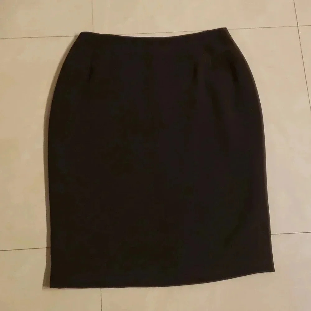 EMANUEL Ungaro skirt size 8/42 NWOT